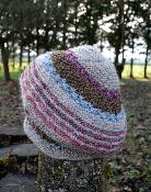 Dimanche 21 décembre  Béret et mitaines Hellébores                